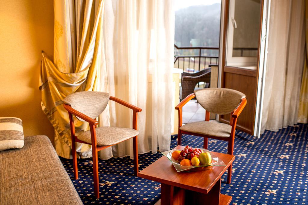 Buhta Vikingiv Hotell Vodniki Exteriör bild